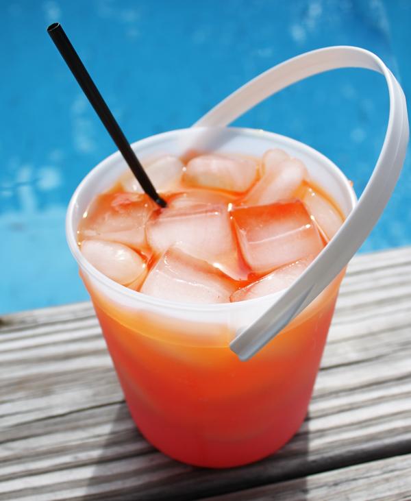 32 oz Plastic Rum Bucket